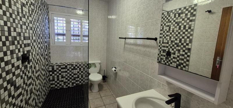 To Let 3 Bedroom Property for Rent in Outeniqua Strand Western Cape